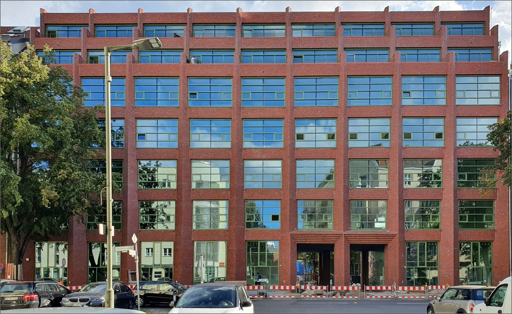 torhaus_helmholtzstr01.jpg