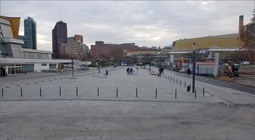 scharounplatz01.jpg