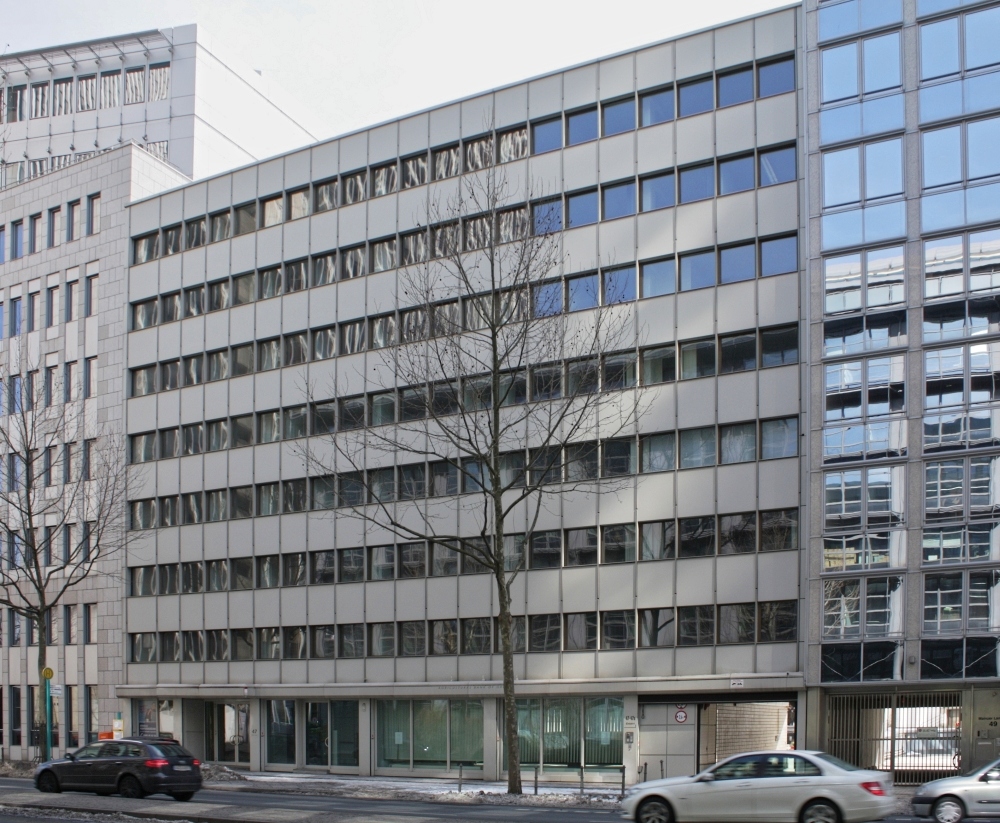 Mainzer Landstraße zwischen Platz der Republik