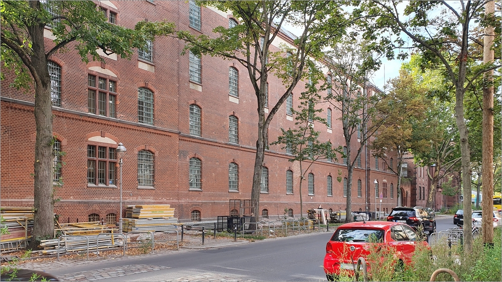 knast_lehrterstr01.jpg