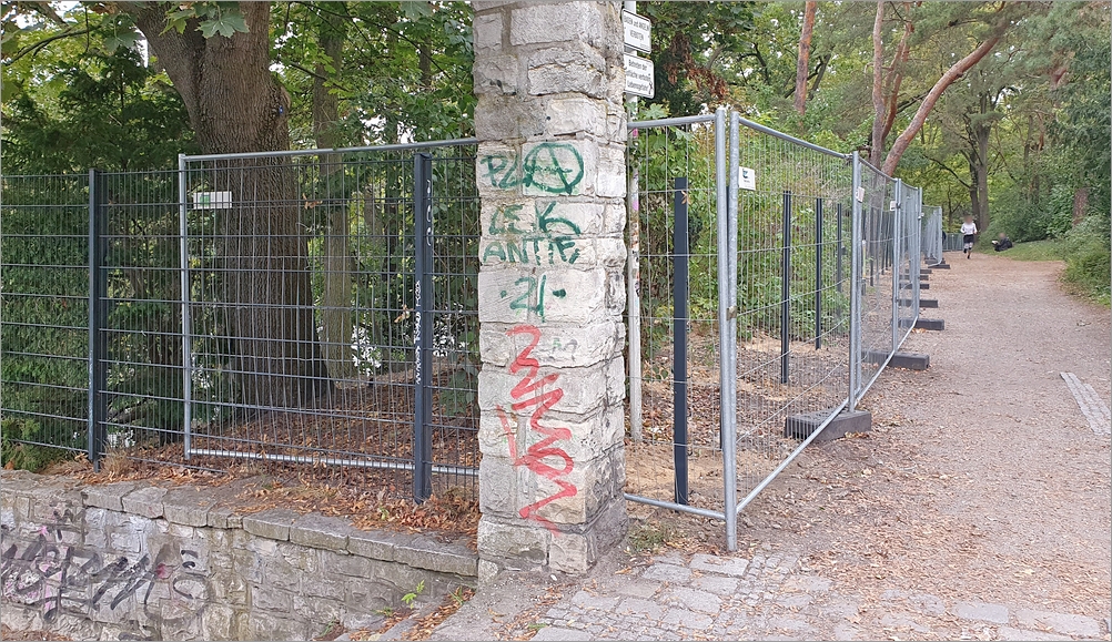 ploetzensee_zaun00.jpg
