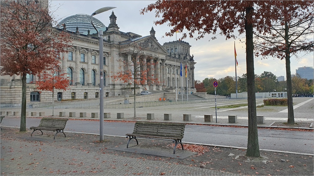 reichsttag_westseite01.jpg