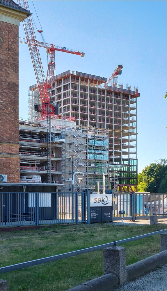 siemensstadt_square01.jpg