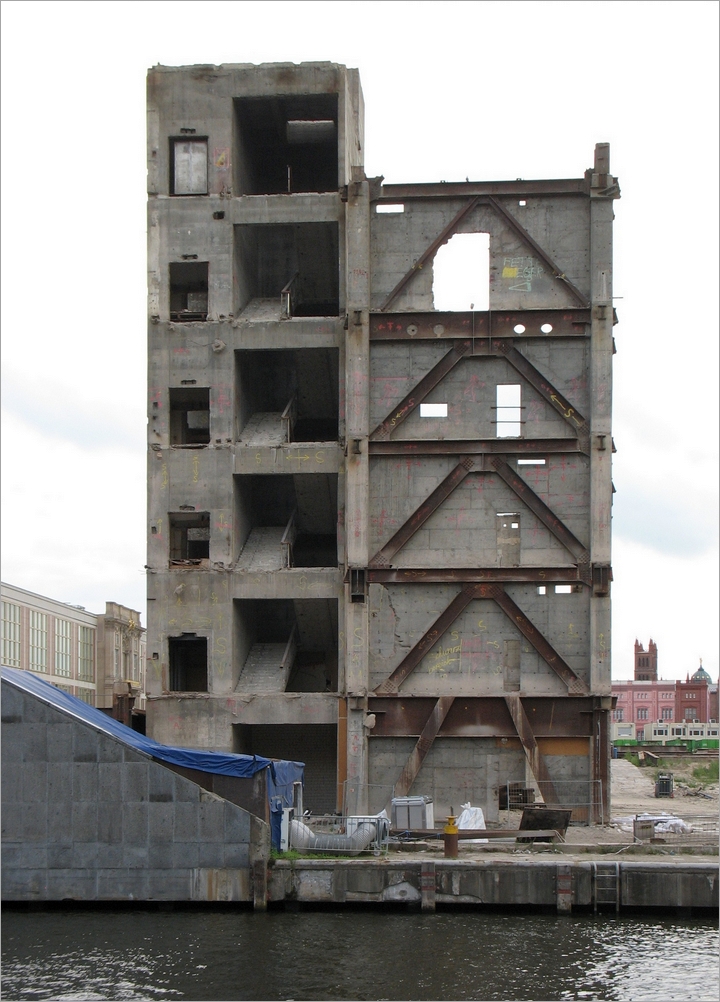 abriss_republikpalast09.jpg