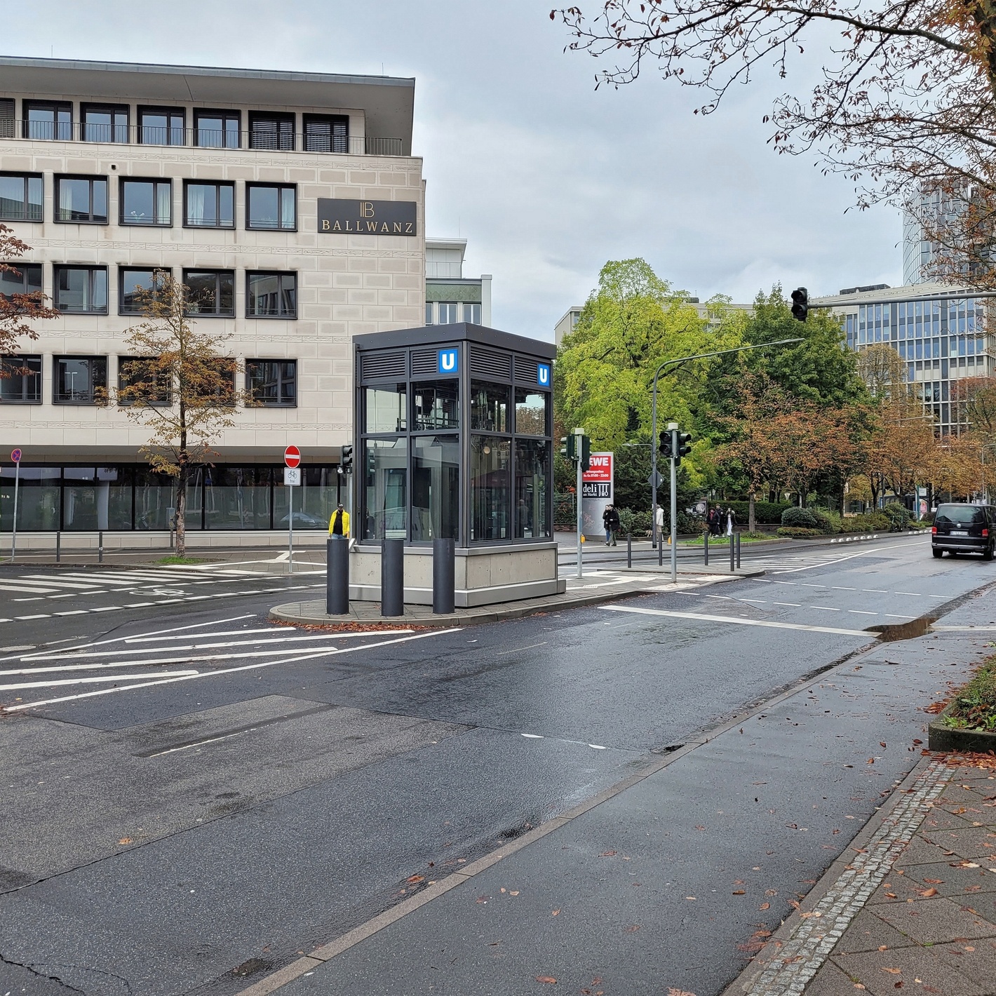 5346_u-bahn-station_westend.jpg