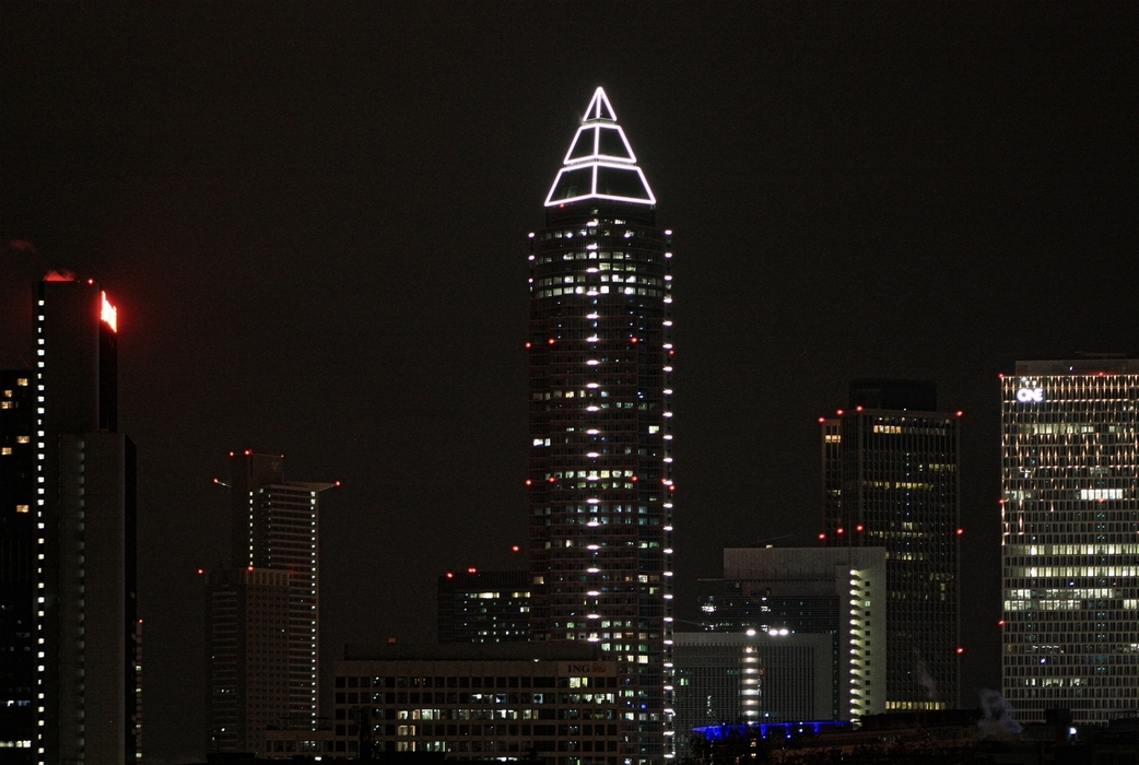 5936_messeturm_nachts.jpg