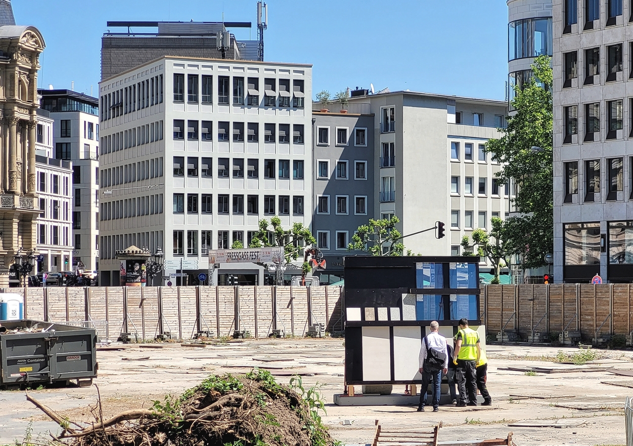 6433_Opernplatz2.jpg