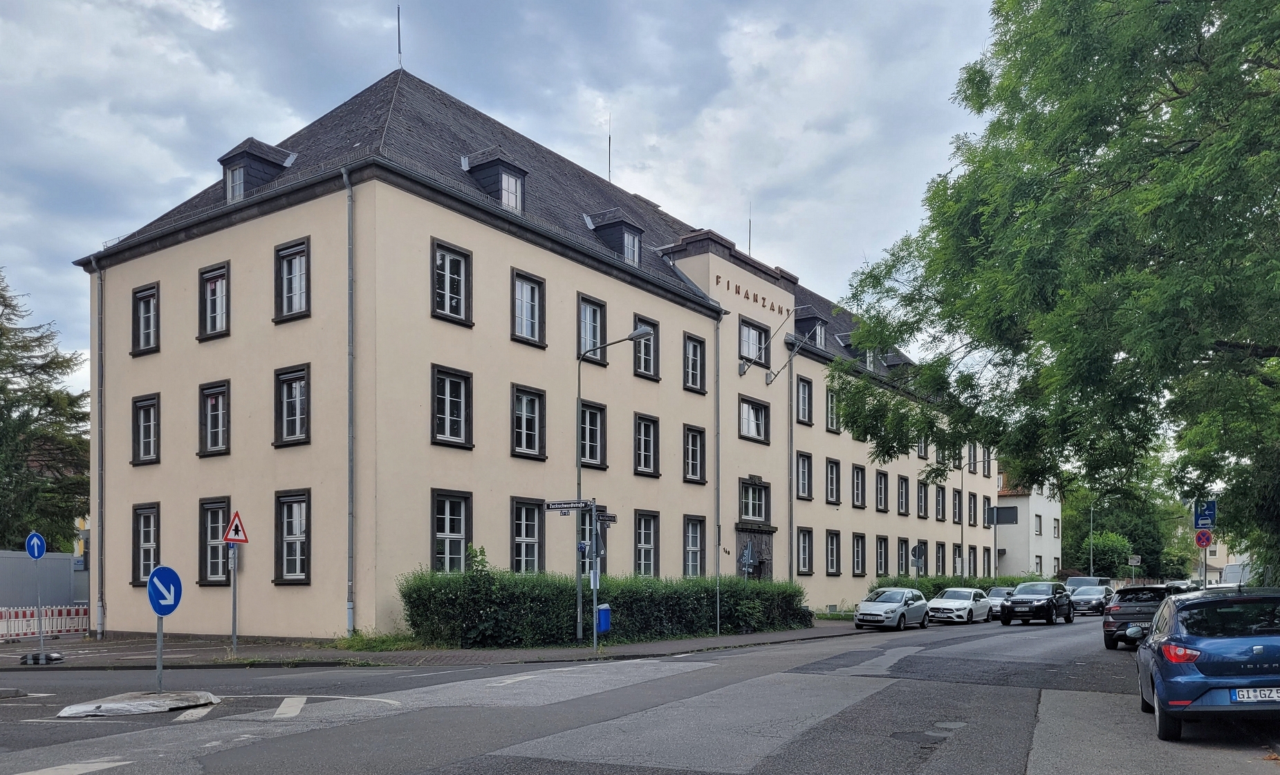 6743_finanzamt_hoechst_hospitalstrasse.jpg