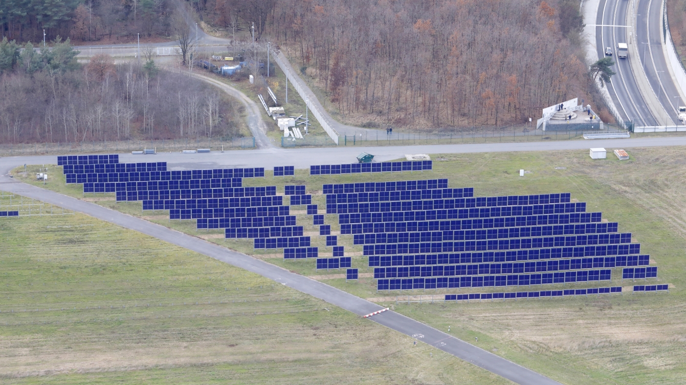fraport_photovoltaikanlage_west_02.jpg