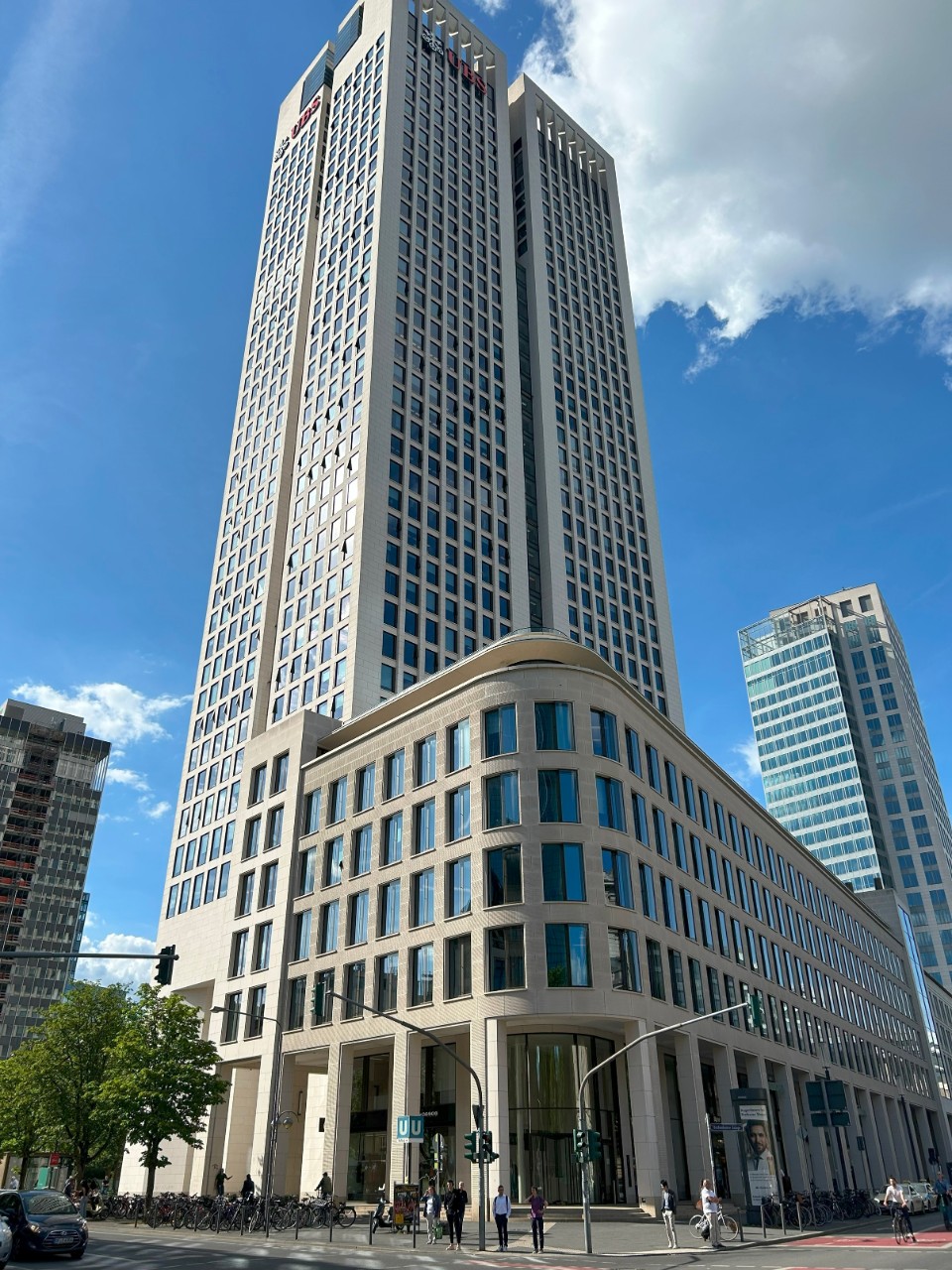 park-tower_opernturm_pressepic_jll.jpg